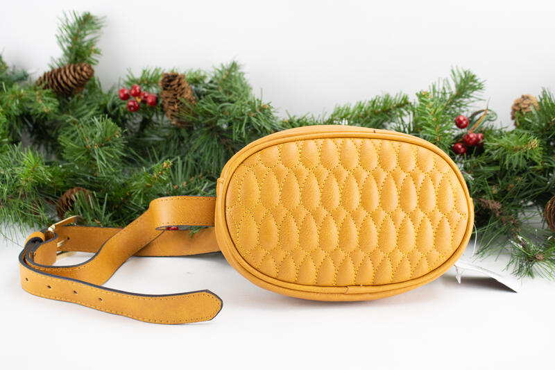 Ladies Belt Purse Tan / Black M&C Drugstore